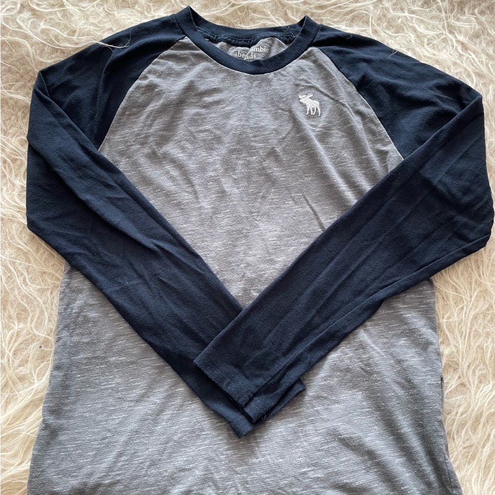 Boy’s long sleeve tee by Abercrombie Kids